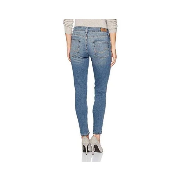 Levi Signature Modern Skinny Jeans - Picture 2 of 10